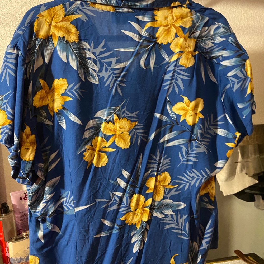 Hawaiian button up